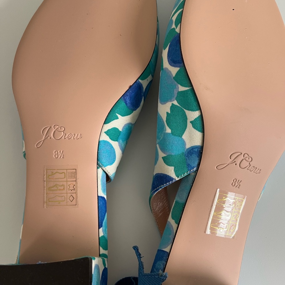 Like new J Crew Blue and Green Blueberry Floral Heels - Picture 4 of 6